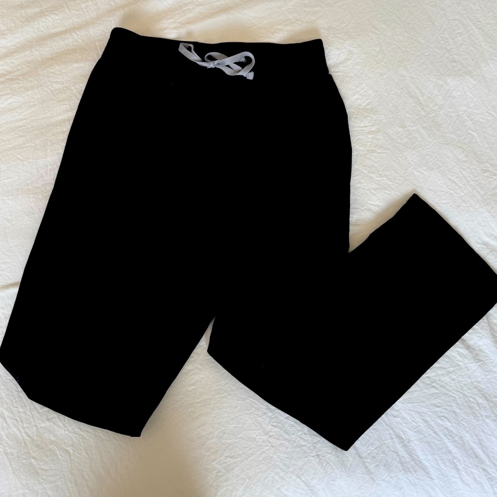 FIGs Livingston scrub pants. XS. Black